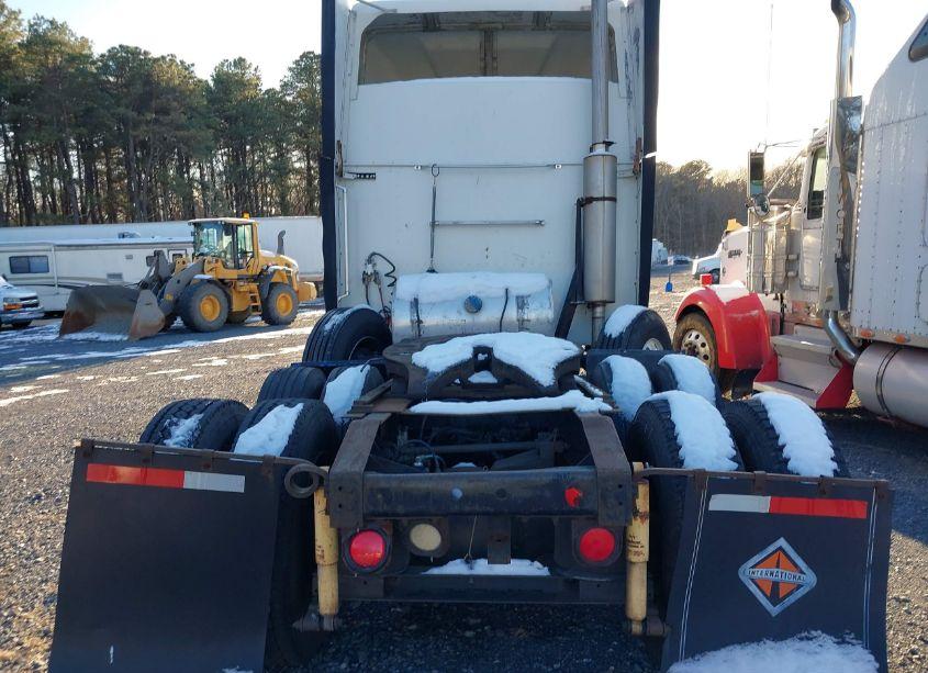 Photo 15 of 1996 International 9200 (VIN 2HSFMAHR8TC073984)