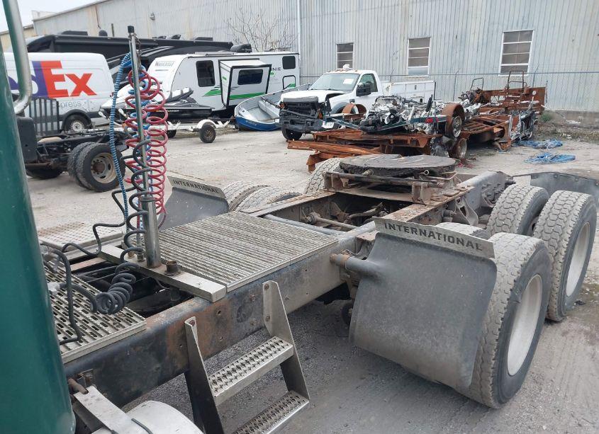 Photo 7 of 1995 International 9200 (VIN 2HSFMAHRXSC023876)