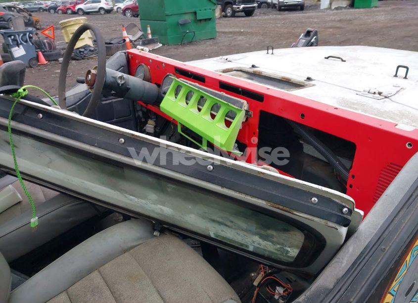 Photo 5 of 1990 Jeep Wrangler / YJ S (VIN 2J4FY19E1LJ533792)