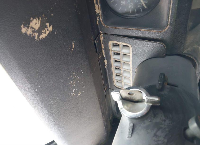 Photo 11 of 1989 Jeep Wrangler / YJ (VIN 2J4FY19E8KJ146526)