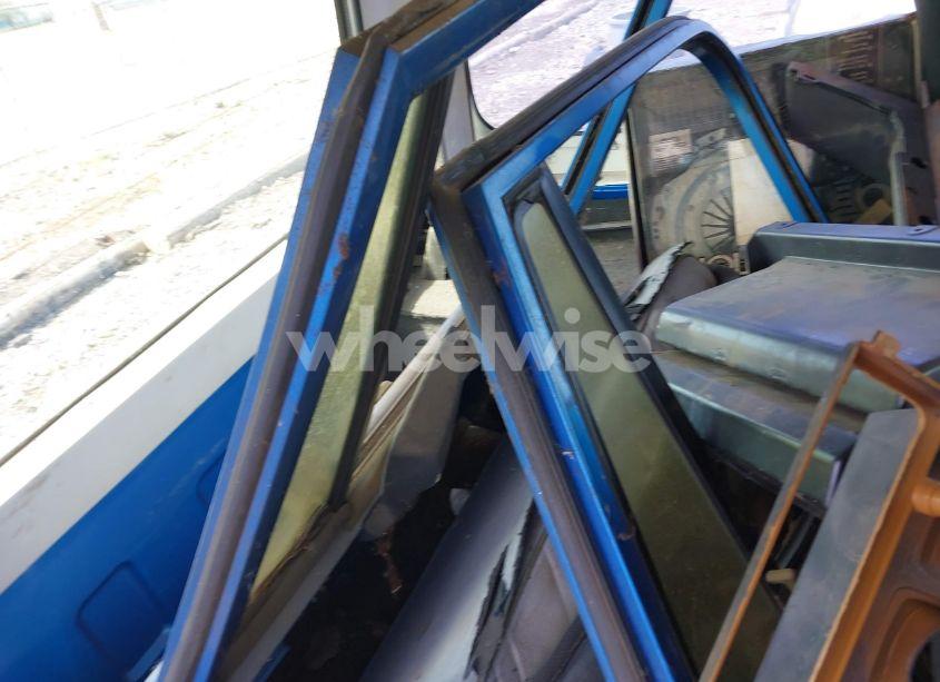 Photo 8 of 1992 Jeep Wrangler / YJ (VIN 2J4FY29S1NJ528929)