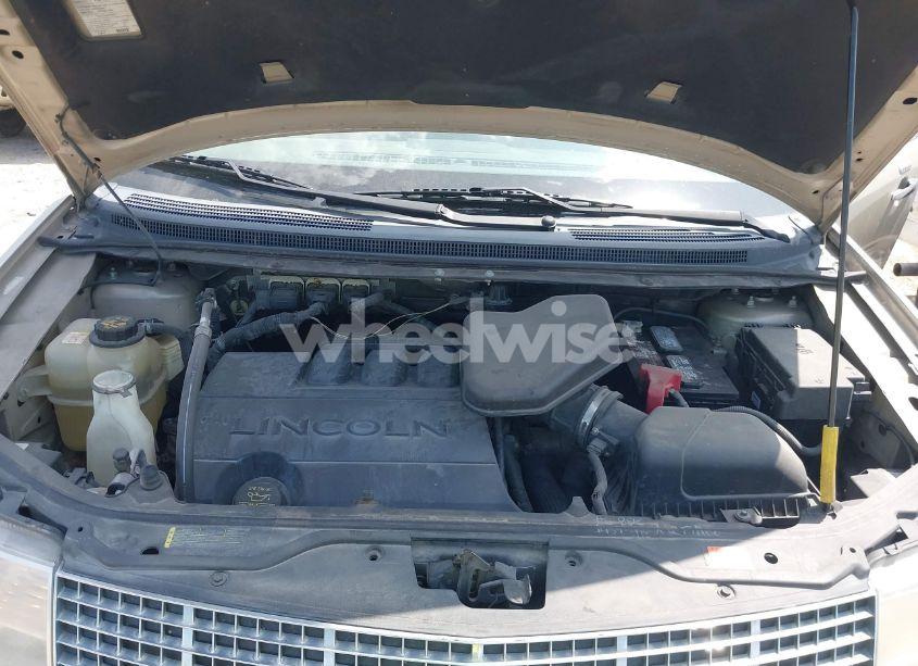 Photo 10 of 2010 Lincoln Mkx (VIN 2LMDJ6JCXABJ17563)