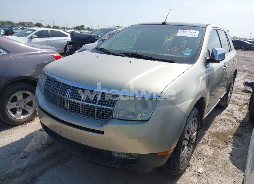 Photo 2 of 2010 Lincoln Mkx (VIN 2LMDJ6JCXABJ17563)
