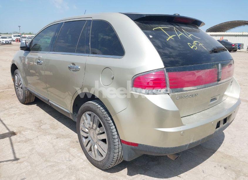 Photo 3 of 2010 Lincoln Mkx (VIN 2LMDJ6JCXABJ17563)