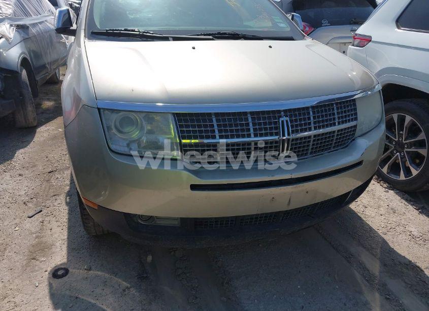 Photo 6 of 2010 Lincoln Mkx (VIN 2LMDJ6JCXABJ17563)