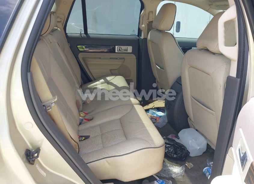 Photo 8 of 2010 Lincoln Mkx (VIN 2LMDJ6JCXABJ17563)