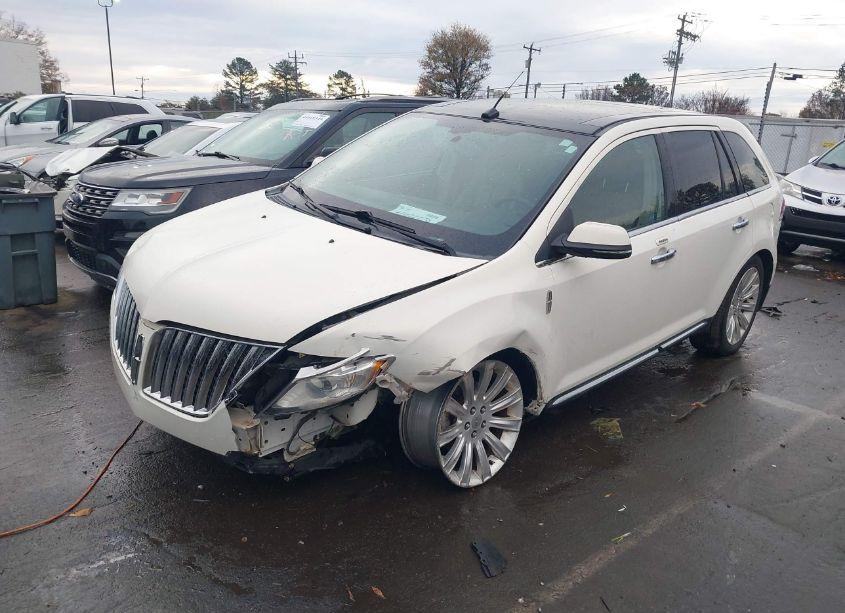 Photo 2 of 2013 Lincoln Mkx (VIN 2LMDJ6JK0DBL43784)