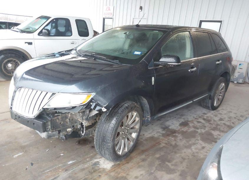Photo 2 of 2013 Lincoln Mkx (VIN 2LMDJ6JK1DBL15556)