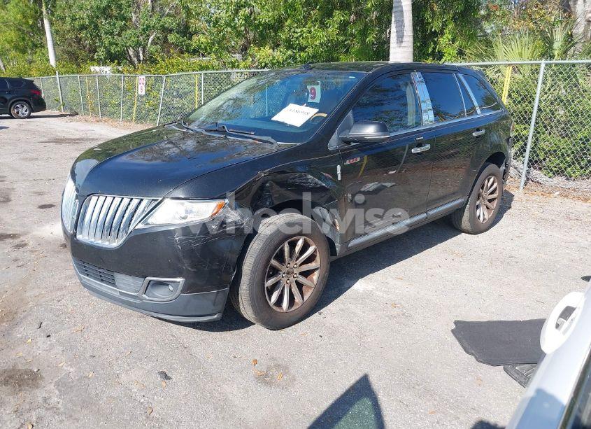 Photo 2 of 2013 Lincoln Mkx (VIN 2LMDJ6JK1DBL26864)