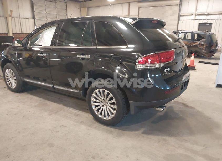 Photo 3 of 2013 Lincoln Mkx (VIN 2LMDJ6JK1DBL40425)