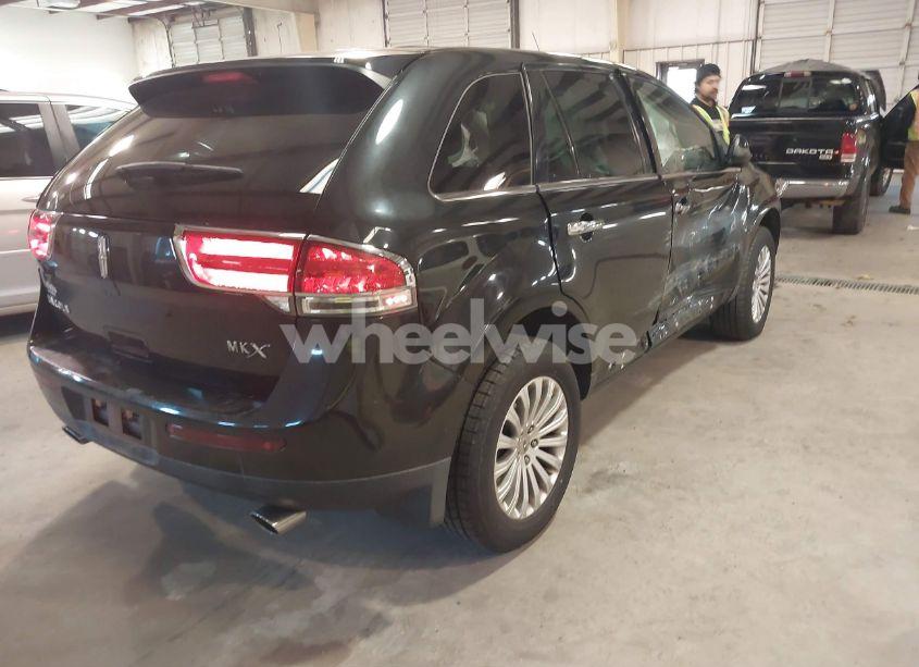 Photo 4 of 2013 Lincoln Mkx (VIN 2LMDJ6JK1DBL40425)