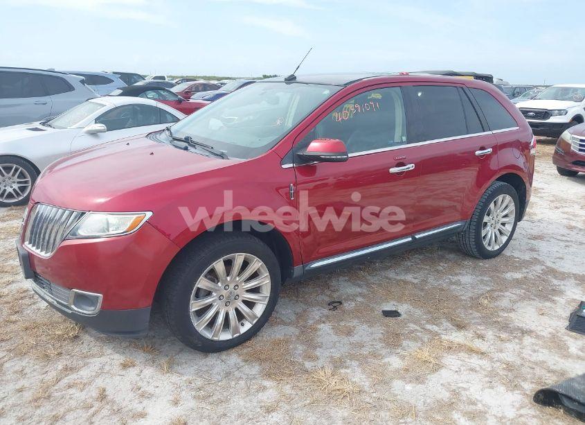 Photo 2 of 2013 Lincoln Mkx (VIN 2LMDJ6JK2DBL37646)