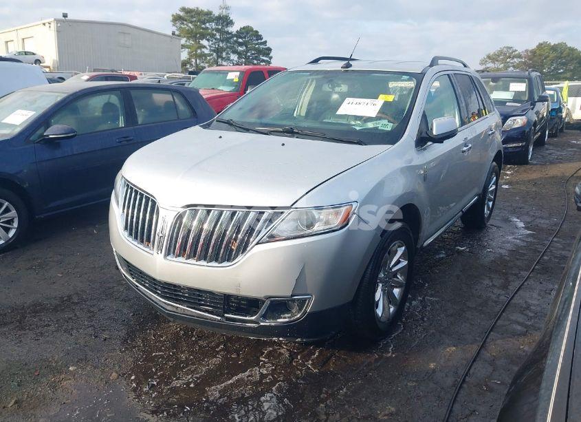 Photo 2 of 2013 Lincoln Mkx (VIN 2LMDJ6JK2DBL44760)