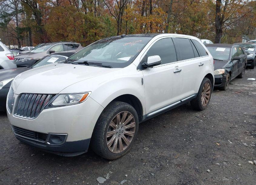 Photo 2 of 2013 Lincoln Mkx (VIN 2LMDJ6JK3DBL34335)