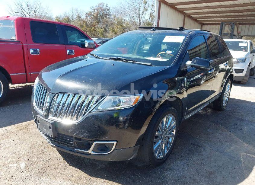 Photo 2 of 2013 Lincoln Mkx (VIN 2LMDJ6JK4DBL14286)