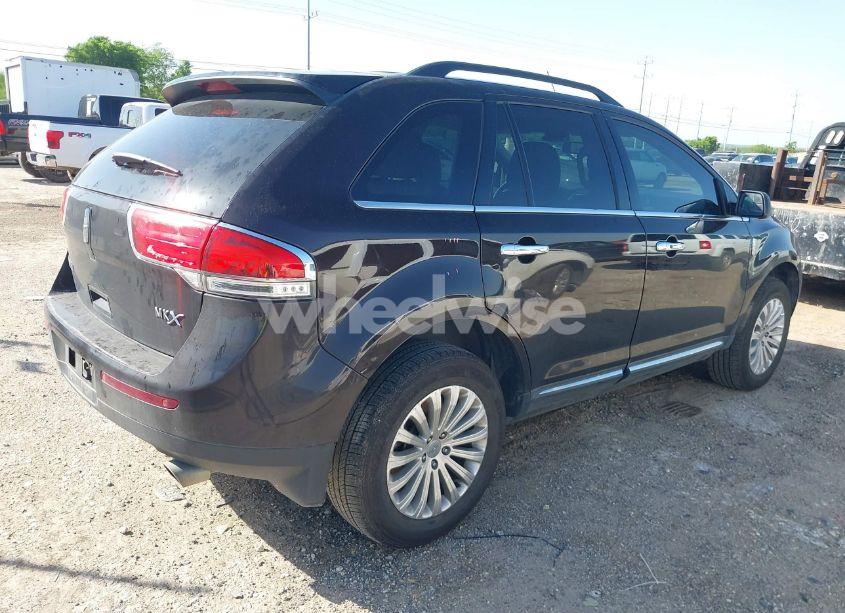 Photo 4 of 2013 Lincoln Mkx (VIN 2LMDJ6JK8DBL28997)