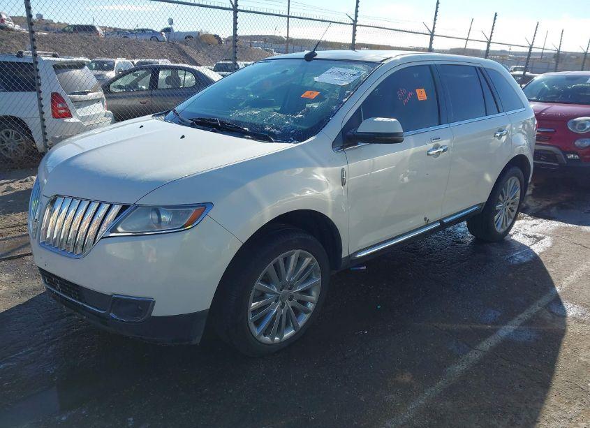Photo 2 of 2013 Lincoln Mkx (VIN 2LMDJ6JK9DBL32265)