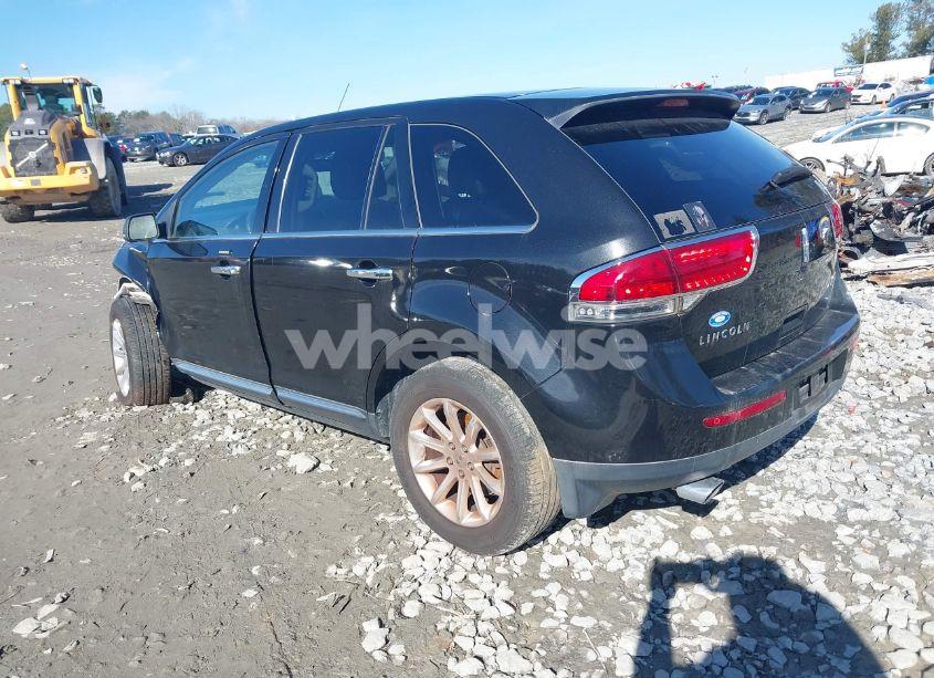 Photo 3 of 2013 Lincoln Mkx (VIN 2LMDJ6JK9DBL37658)