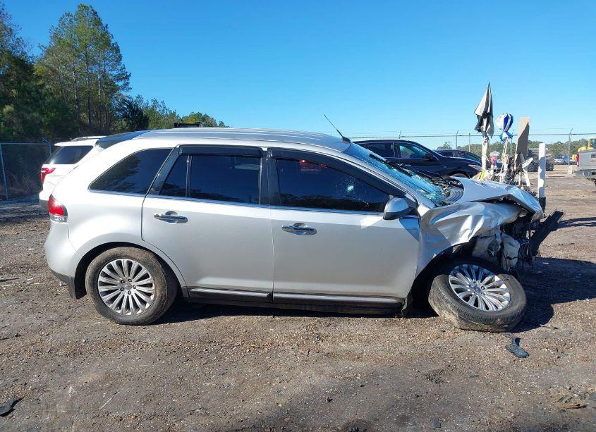 Photo 12 of 2013 Lincoln Mkx (VIN 2LMDJ6JKXDBL16625)