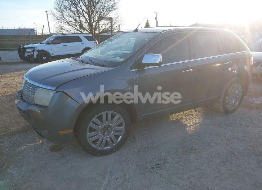 Photo 2 of 2010 Lincoln Mkx (VIN 2LMDJ8JC3ABJ09929)