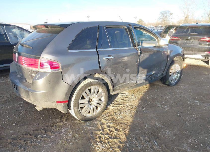 Photo 4 of 2010 Lincoln Mkx (VIN 2LMDJ8JC3ABJ09929)