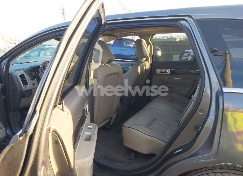 Photo 8 of 2010 Lincoln Mkx (VIN 2LMDJ8JC3ABJ09929)