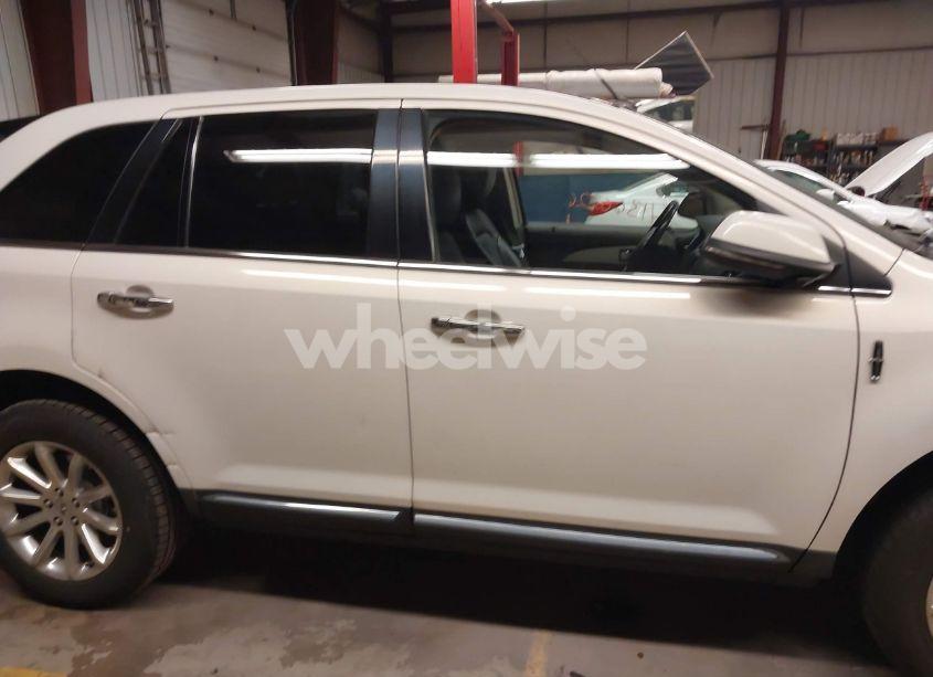 Photo 13 of 2013 Lincoln Mkx (VIN 2LMDJ8JK0DBL05211)