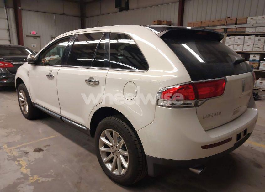 Photo 3 of 2013 Lincoln Mkx (VIN 2LMDJ8JK0DBL05211)