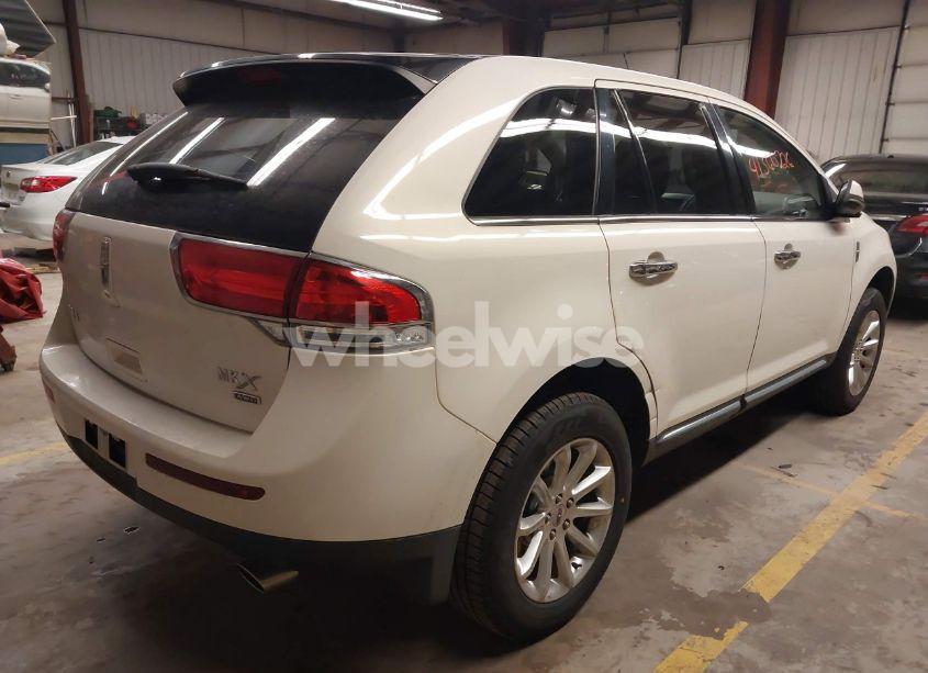 Photo 4 of 2013 Lincoln Mkx (VIN 2LMDJ8JK0DBL05211)