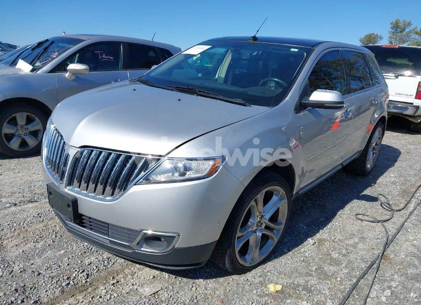 Photo 2 of 2013 Lincoln Mkx (VIN 2LMDJ8JK0DBL17584)