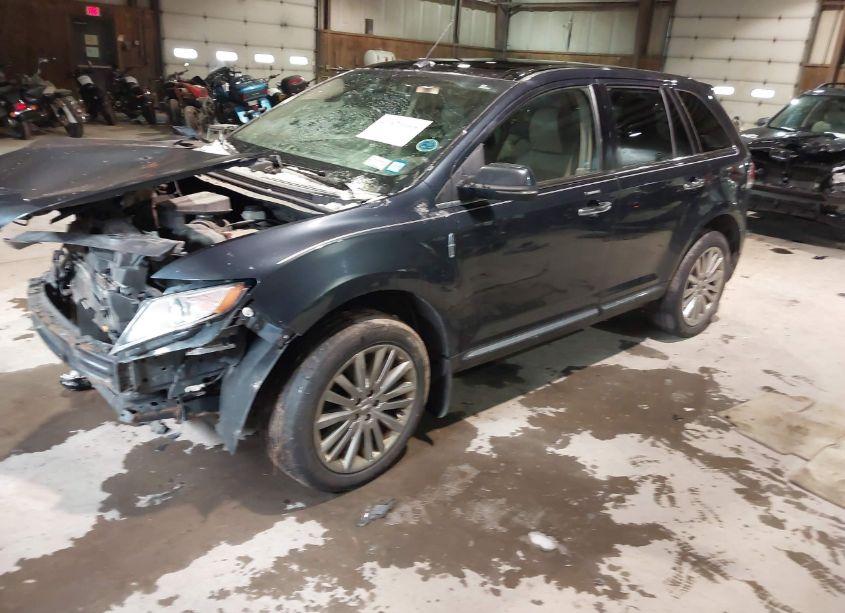 Photo 2 of 2013 Lincoln Mkx (VIN 2LMDJ8JK3DBL10130)