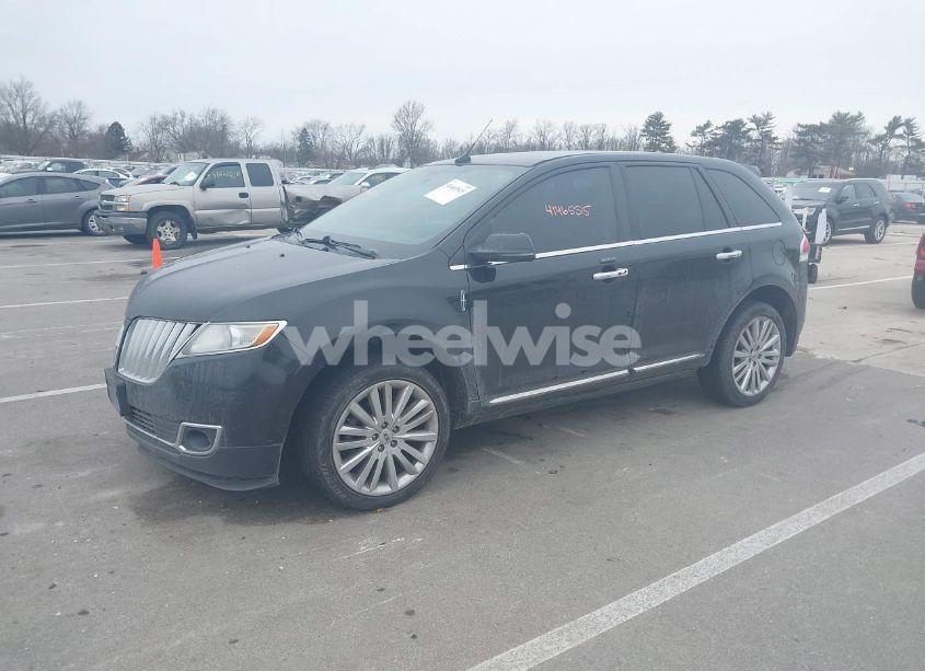 Photo 2 of 2013 Lincoln Mkx (VIN 2LMDJ8JK4DBL02196)
