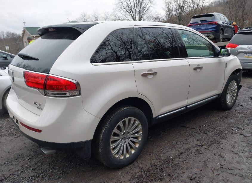 Photo 4 of 2013 Lincoln Mkx (VIN 2LMDJ8JK4DBL04336)