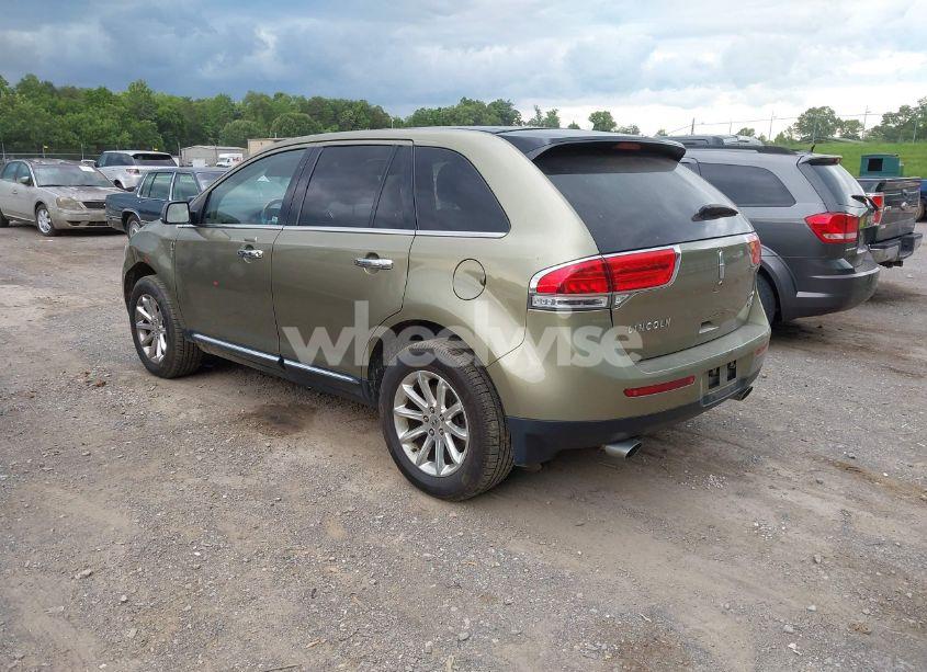 Photo 3 of 2013 Lincoln Mkx (VIN 2LMDJ8JK4DBL23128)