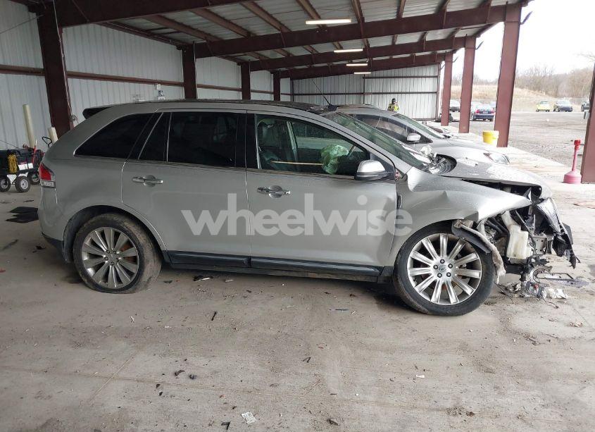 Photo 13 of 2013 Lincoln Mkx (VIN 2LMDJ8JK6DBL10154)