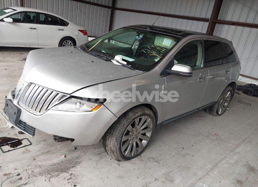 Photo 2 of 2013 Lincoln Mkx (VIN 2LMDJ8JK6DBL10154)