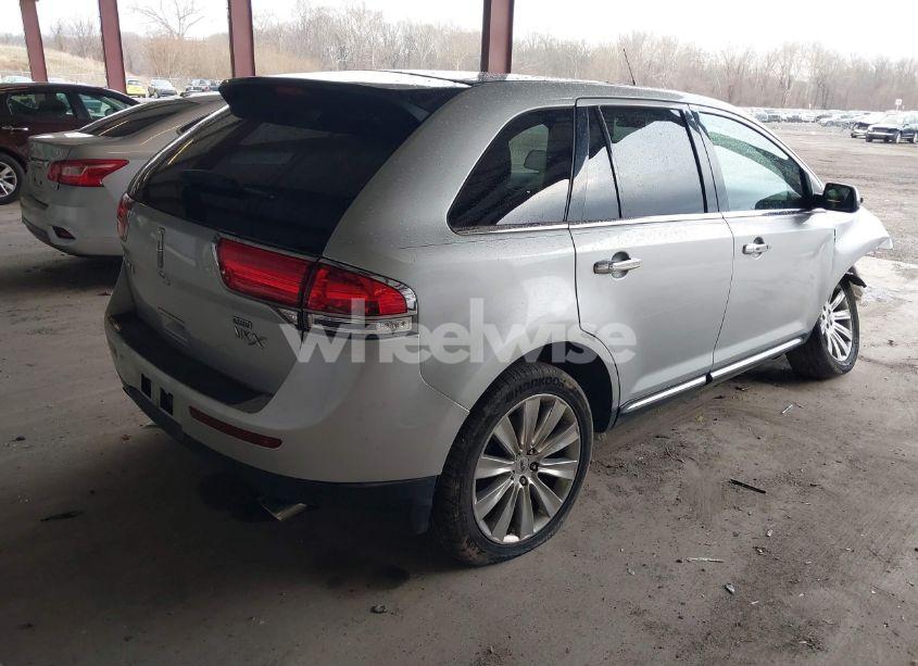 Photo 4 of 2013 Lincoln Mkx (VIN 2LMDJ8JK6DBL10154)