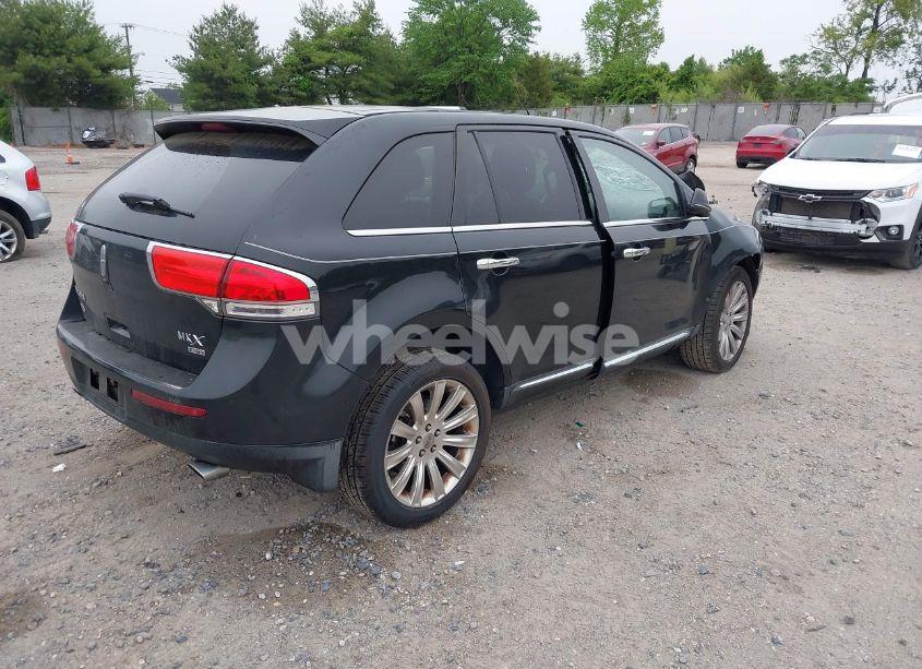 Photo 4 of 2013 Lincoln Mkx (VIN 2LMDJ8JK6DBL33448)