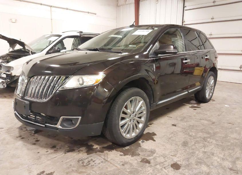 Photo 2 of 2013 Lincoln Mkx (VIN 2LMDJ8JK8DBL08857)
