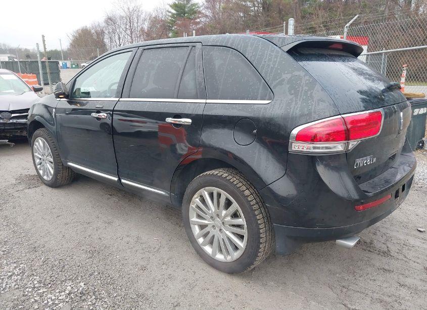 Photo 3 of 2013 Lincoln Mkx (VIN 2LMDJ8JK9DBL37848)