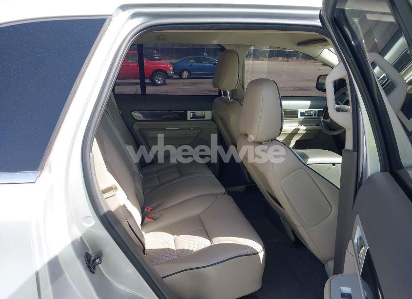 Photo 8 of 2009 Lincoln Mkx N/A (VIN 2LMDU68C09BJ02241)