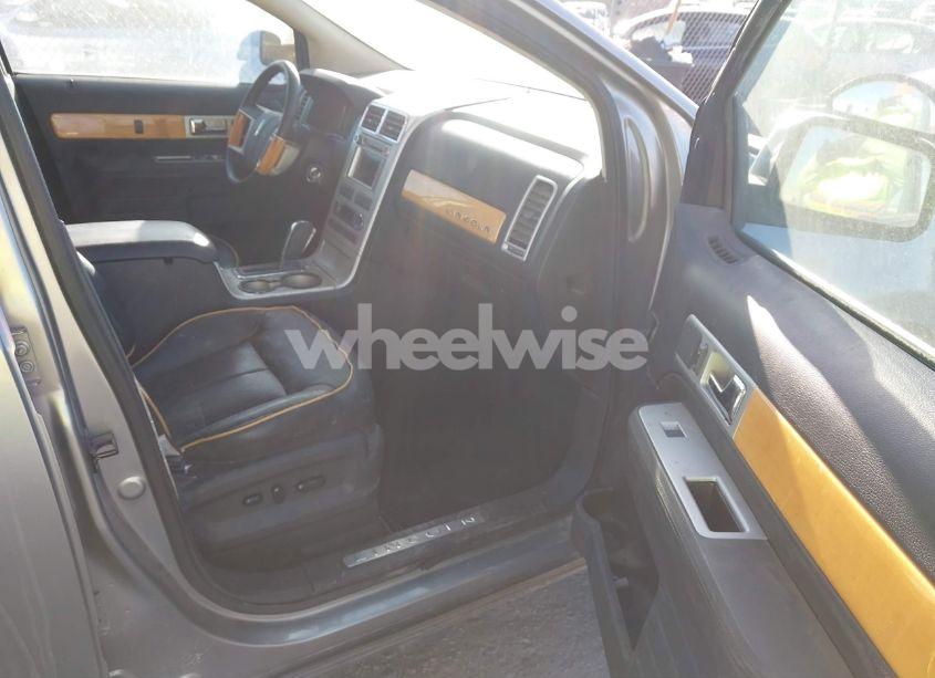 Photo 5 of 2008 Lincoln Mkx (VIN 2LMDU68C18BJ30984)