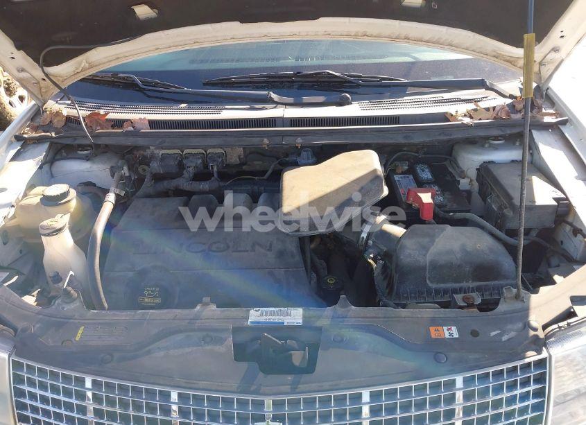 Photo 10 of 2008 Lincoln Mkx (VIN 2LMDU68C38BJ39704)