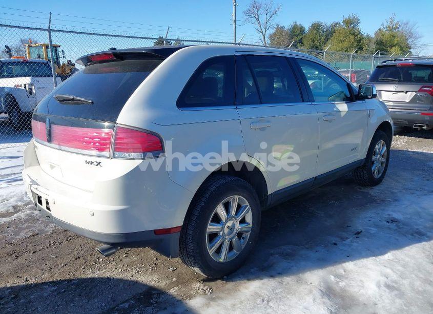 Photo 4 of 2008 Lincoln Mkx (VIN 2LMDU68C38BJ39704)