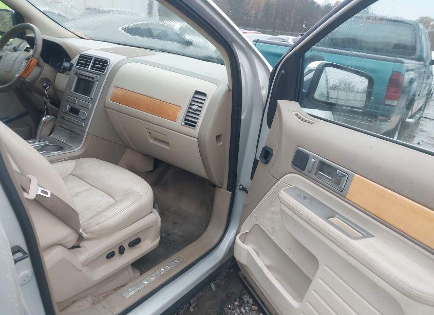 Photo 5 of 2007 Lincoln Mkx (VIN 2LMDU68C57BJ37967)