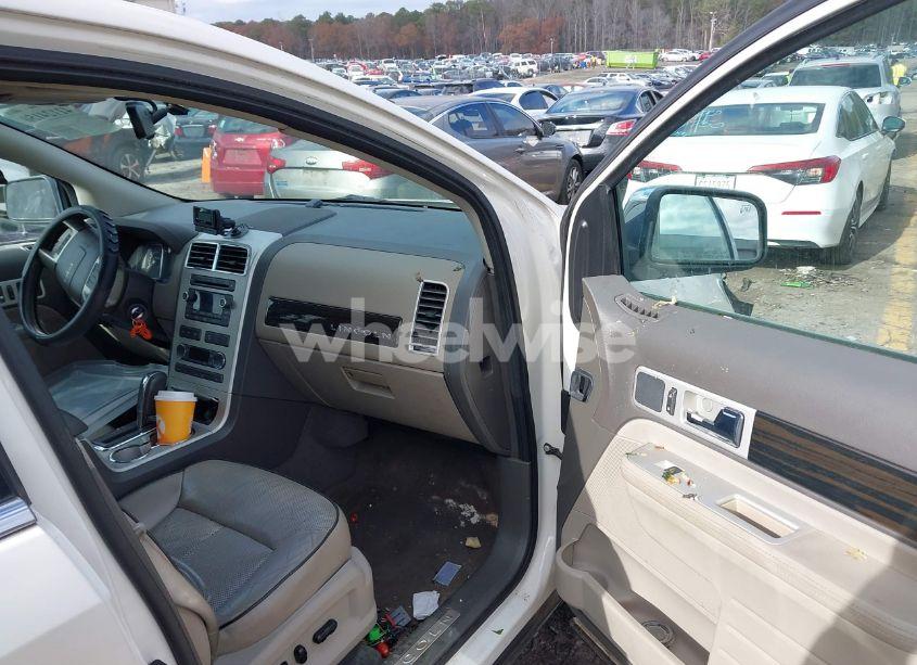 Photo 5 of 2008 Lincoln Mkx (VIN 2LMDU68C68BJ19723)