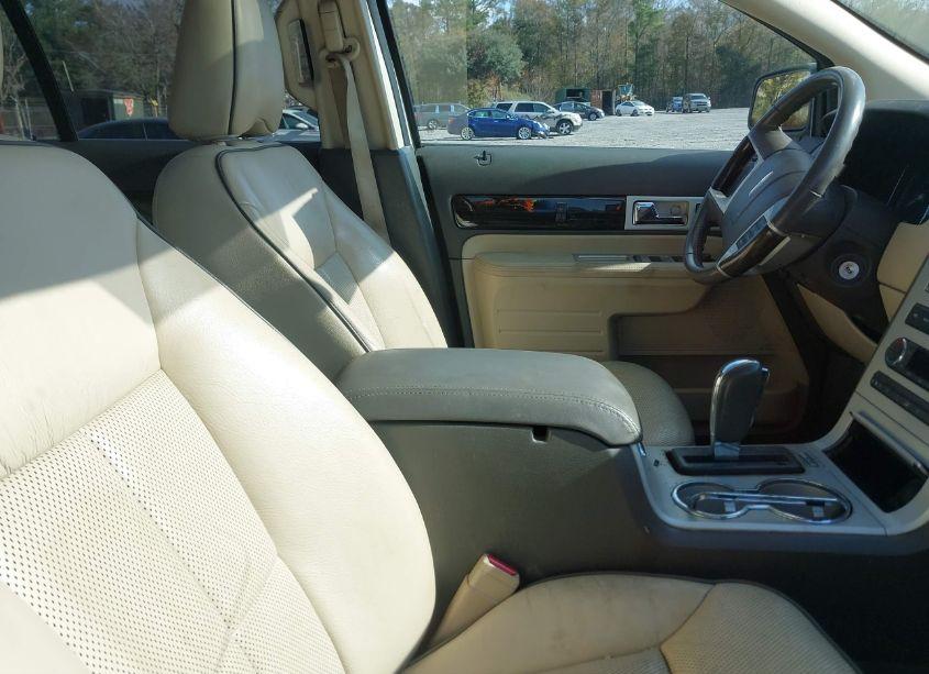 Photo 5 of 2008 Lincoln Mkx (VIN 2LMDU68C68BJ23772)