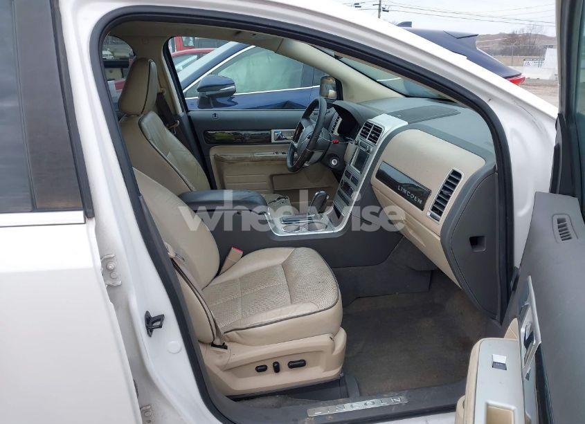 Photo 5 of 2009 Lincoln Mkx N/A (VIN 2LMDU68C79BJ04004)