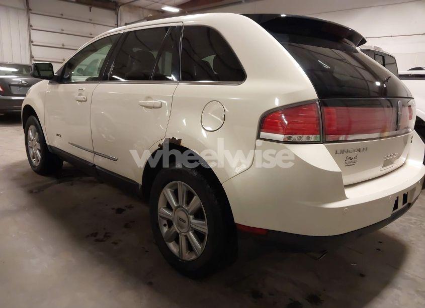 Photo 3 of 2007 Lincoln Mkx (VIN 2LMDU88C57BJ02373)