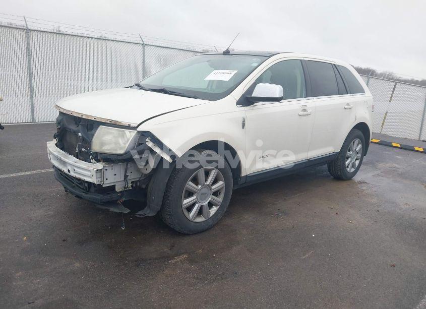 Photo 2 of 2008 Lincoln Mkx (VIN 2LMDU88CX8BJ26296)